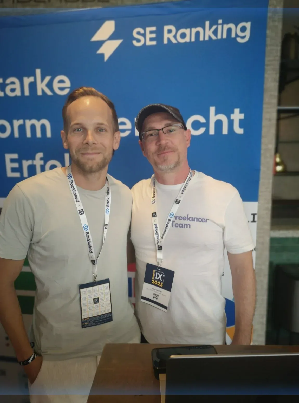 Jörg Zimmer und Nico Kavelar von SE Ranking auf der Campixx