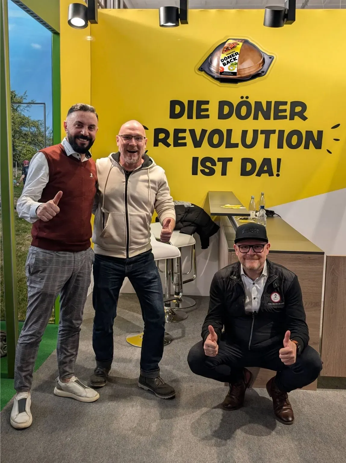 Jörg auf der Grüne Woche mit den Gründern von Dönerback